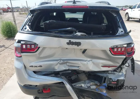 2025 Jeep Compass Trailhawk 4X4 z USA, uszkodzony, nr VIN 3C4NJDDN7ST594866